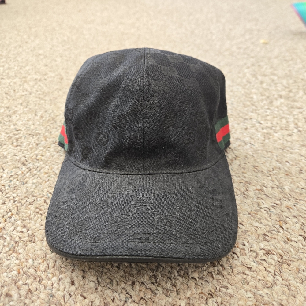 Gucci Black Cap with Red and Green Stripes
